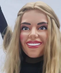 Alternative view of SHAKIRA – CABEZON